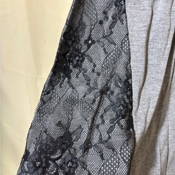 NWT BloomChic Lace Detailed Top - Picture 6 of 9